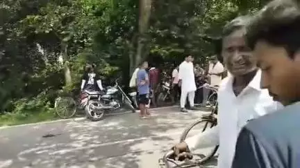 मिश्रिख: नैमिष मार्ग पर सड़क पर भैंस को बचाने के चक्कर में तेज रफ्तार होंडा सिटी कार अनियंत्रित होकर पलटी, पांच लोग बाल-बाल बचे