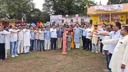 हज़ारीबाग: सांसद खेल महोत्सव-2025 के तहत डाडी प्रखंड के गिद्दी-ए मैदान में नमो फुटबॉल टूर्नामेंट का शुभारंभ