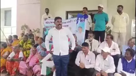 शिरोळ: जनसुरक्षा कायदा तात्काळ रद्द करा, आंबेडकरवादी स्वराज्य पार्टीची तहसील कार्यालयावर निदर्शने