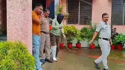 वारासिवनी: बुदबुदा: युवती और परिजनों पर हमला करने वाला आरोपी गिरफ्तार, न्यायालय में पेश