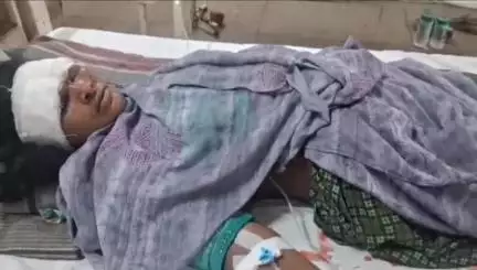 बांसवाड़ा: हिलेज घाटी में बाइक अनियंत्रित होकर गड्ढे में गिरी, दंपति को लगी चोट, एमजी अस्पताल में उपचार जारी