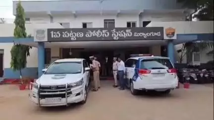 మిర్యాలగూడ: అధిక వడ్డీ, లక్కీ స్కీమ్ ల పేరుతో మోసం చేసిన ఇద్దరు నిందితులు అరెస్టు, డిఎస్పి రాజశేఖర్ రాజు వివరాలు వెల్లడి
