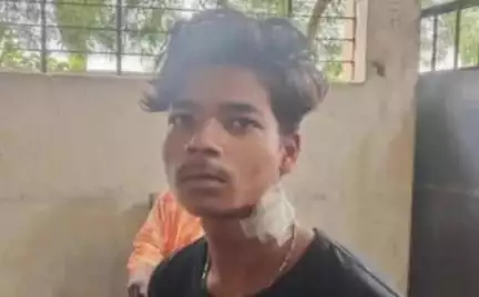 गोलमुरी-सह-जुगसलाई: आजादनगर में चिकन दुकान पर कहासुनी के बाद चाकू से हमला, युवक गंभीर घायल