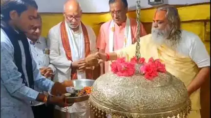नवागढ़: खरौद में विराजित भगवान लक्ष्मणेश्वर के दर्शन करने उज्जैन के कुलपति पहुंचे
