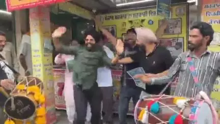 ਫ਼ਿਰੋਜ਼ਪੁਰ: ਭੱਠੇ ਤੋਂ ਇੱਟਾਂ ਸਪਲਾਈ ਕਰਨ ਵਾਲੇ ਵਿਅਕਤੀ ਦੀ ਨਿਕਲੀ ਇੱਕ ਕਰੋੜ ਰੁਪਏ ਦੀ ਲਾਟਰੀ , ਊਧਮ ਸਿੰਘ ਚੌਂਕ ਤੋਂ 6 ਰੁਪਏ ਦੀ ਖਰੀਦੀ ਸੀ ਲਾਟਰੀ