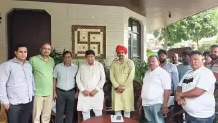 पंचकूला: पंचकूला में पूर्व विधानसभा अध्यक्ष ज्ञानचंद गुप्ता ने सुनी लोगों की समस्याएं