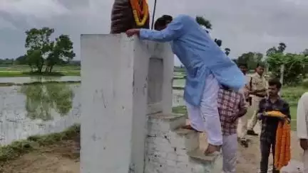 जगदीशपुर: पूर्व प्रखंड अध्यक्ष रामराम सिंह की पुण्यतिथि मनाई गई, जगदीशपुर विधायक राम विशुन सिंह लोहिया हुए शामिल