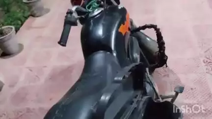 गोह: गंगटी गांव स्थित झरखण्डी मोड़ के समीप पुलिस ने 5 लीटर देसी शराब के साथ एक बाइक किया ज़ब्त