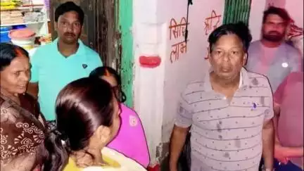 जमुआ: नावाडीह निवासी महेंद्र राम कंधवे के निधन पर विधायक डॉ मंजू कुमारी ने परिजनों से मिलकर शोक संवेदना व्यक्त की