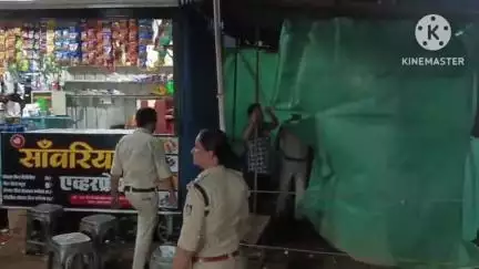 आगर: बंसी टॉवर के सामने विवाद के बाद पुलिस सख्त, दुकानदारों को रात 8 बजे दुकान बंद करने का निर्देश
