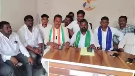 ములుగు: BRS నాయకుల మాటలు నమ్మి ములుగు ప్రజలు మోసపోరు: ఏటూరునాగారంలో కాంగ్రెస్ నాయకులు