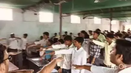विजयपुर: स्कूली बच्चों ने नशा मुक्ति की शपथ ली, कहा- नशे से दूरी है ज़रूरी
