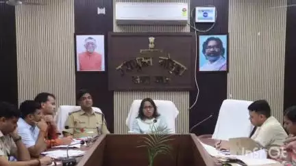 गोड्डा: उपायुक्त एवं पुलिस अधीक्षक गोड्डा की अध्यक्षता में जिला स्तरीय खनन टास्क फोर्स की समीक्षा बैठक आयोजित