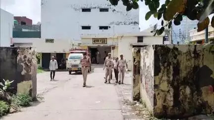 बुलंदशहर: बुलंदशहर के थाना बीबी नगर क्षेत्र में तेज रफ्तार बालू से भरे डंपर ने बाइक सवार होमगार्ड को कुचला, दर्दनाक मौत