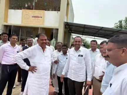 ભિલોડા: ભિલોડાના હિંમતપુર ગામે સેવાસેતુ કાર્યક્રમ યોજાયો ધારાસભ્ય રહ્યા હાજર.