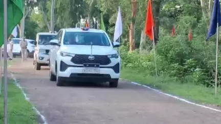 डीग: पुलिस लाइन डीग में आईजी राहुल प्रकाश ने अन्वेषण भवन एवं एमटी गैरेज का उद्घाटन किया, वृक्षारोपण भी किया