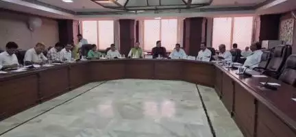 घट्टिया: विधायक सतीश मालवीय भोपाल में प्रत्यायुक्त विधान समिति की बैठक में हुए शामिल