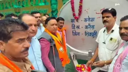 करेरा: करैरा विधायक रमेश खटीक ने 10 ग्राम पंचायतों को पानी के टैंकर वितरित किए