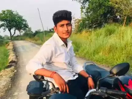 हर्रैया: लखनऊ के डुहवा मिश्र गांव में 19 वर्षीय छात्र की मौत, परिजनों का रो-रोकर बुरा हाल