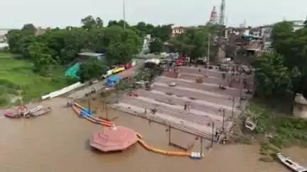 करछना: यमुनापार क्षेत्र में नदियों के जलस्तर में लगातार वृद्धि से कई गांव बाढ़ के रडार पर