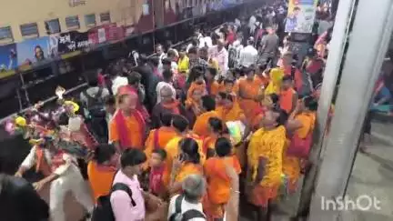 मुशहरी: मुजफ्फरपुर जंक्शन पर पवन एक्सप्रेस 2 घंटा 17 मिनट लेट, यात्रियों को हुई परेशानी