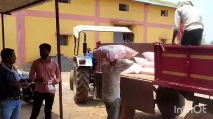 नवागढ़: सेवा सहकारी समिति सेमरिया में अब तक 55 मीट्रिक टन DAP खाद का हुआ वितरण: जनसंपर्क