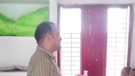 निचलौल: सीमावर्ती क्षेत्र के स्कूलों का खंड शिक्षा अधिकारी ने किया निरीक्षण, पढ़ाई का लिया जायजा और शिक्षकों को दिए निर्देश