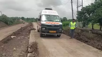 दिंडोरी: वनी ते पारेगाव रस्त्याचं झाली दुरावस्था त्वरित रस्ता दुरुस्त करून सुरू करण्याची केली पारेगावकरांची मागणी #Jansamasya