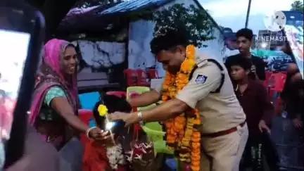 पथरिया: पथरिया थाना प्रभारी सुधीर बेगी की विदाई पर नगरवासी हुए भावुक, नम हुईं आंखें