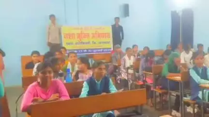 वारासिवनी: एसएसपी महाविद्यालय वारासिवनी में 'नशे से दूरी, है जरूरी' कार्यक्रम आयोजित, छात्रों को शपथ दिलाई गई