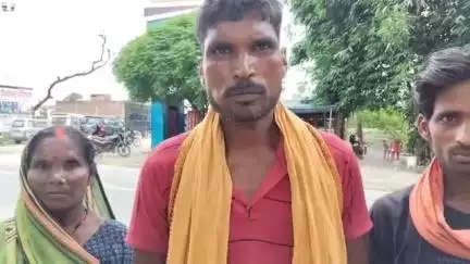 हाटा: दुदही सीएचसी की महिला चिकित्सक पर पैसा न देने पर नवजात की जान लेने का आरोप