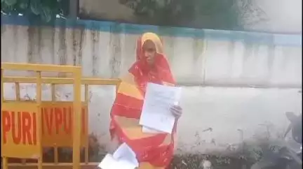 शिवपुरी नगर: सिरसौद चौराहा: घर में घुसकर युवक ने महिला का गेहूं का कट्टा और बटुआ चुराया, ग्रामीणों में आक्रोश