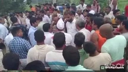 इस्लामपुर: हिलसा एसडीओ अमित कुमार पटेल ने बाढ़ प्रभावित क्षेत्र का जायजा लिया