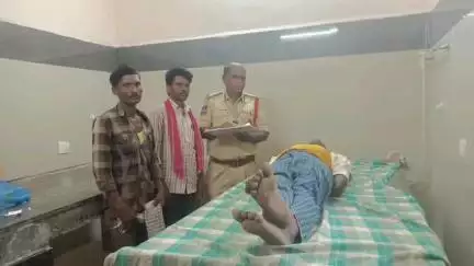 అసిఫాబాద్: మద్యానికి బానిసైన ఎనోలీ గ్రామానికి చెందిన వ్యక్తి చెట్టుకు ఉరివేసుకొని ఆత్మహత్య