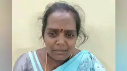 தருமபுரி: தொழிலாளர் நல வாரியத்தில் உதவித்தொகை வாங்கித் தர அழைத்துச் சென்று நகைகளை ஏமாற்றிய பெண்ணை, காவல் துறையினர் கைது செய்தனர்