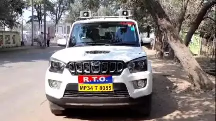 दमोह: परिवहन विभाग ने सम्मन्ना तिराहा पर चेकिंग कर ₹69,500 का चालान काटा