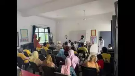 ਸੰਗਰੂਰ: ਸੰਗਰੂਰ ਦੇ ਪਿੰਡ ਗੰਗਾਸਿੰਘ ਵਾਲਾ ਗੁਰਦਾਸਪੁਰ ਵਿਖੇ ਪੰਜਾਬ ਸਰਕਾਰ ਵੱਲੋਂ ਚਲਾਏ ਗਏ ਮੁਹਿੰਮ ਯੁੱਧ ਨਸ਼ਾ ਵਿਰੁੱਧ ਤਹਿਤ ਲੋਕਾਂ ਨੂੰ ਕੀਤਾ ਜਾਗਰੂਤ