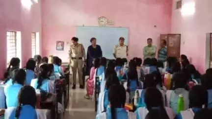 अमानगंज: शासकीय कन्या उच्चतर माध्यमिक विद्यालय अमानगंज में नशा मुक्ति जन जागृति अभियान आयोजित