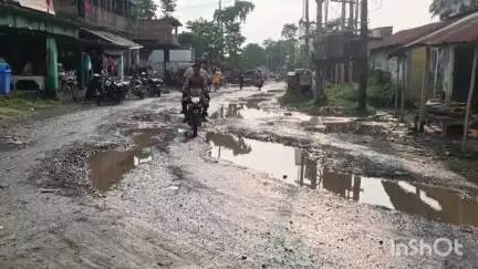 डंडखोरा: लगातार बारिश से सौरिया बाजार में जलजमाव, नाला निर्माण की मांग से ग्रामीण परेशान