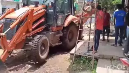 सबलगढ़: एसडीएम ने जनपद पंचायत कार्यालय में जलभराव की समस्या का किया निराकरण, पब्लिक एप्प की खबर का हुआ असर