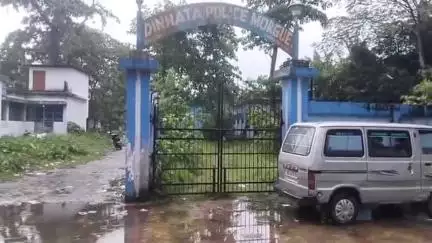 দিনহাটা ১: জি-আটিয়াবাড়ী এলাকার এক ব্যক্তি বিদ্যুতের শকে মৃত দেহ ময়নাতদন্তের পর পরিবারের হাতে তুলে দিল দিনহাটা থানার পুলিশ