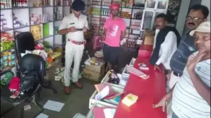 सिंघवारा: भरवाड़ा के दोसिमना काली मंदिर में चोरों ने पतंजलि एजेंसी सहित चार दुकानों में ताला तोड़कर लाखों की चोरी की