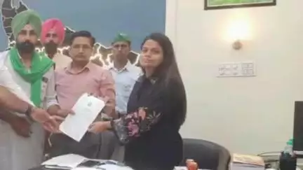 पीलीभीत: भारतीय किसान यूनियन के कार्यकर्ताओं ने कलेक्ट्रेट पहुंचकर ADM को यूरिया आपूर्ति को लेकर ज्ञापन दिया