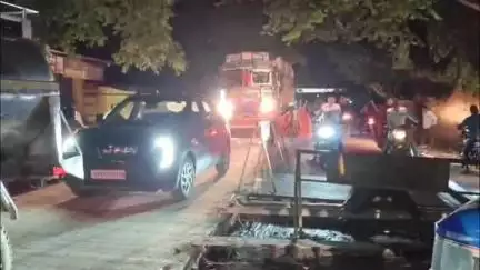 मोठ: चिरगांव-भांडेर मार्ग पर निर्माण कार्य बना परेशानी का सबब, वायरल वीडियो ने उठाए सवाल