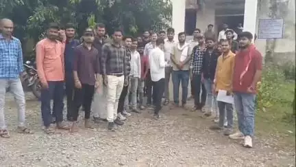 अमानगंज: गिरद्वारों और सर्वेयरों ने अमानगंज तहसील कार्यालय में तहसीलदार को ज्ञापन सौंपा, मांगों से कराया अवगत