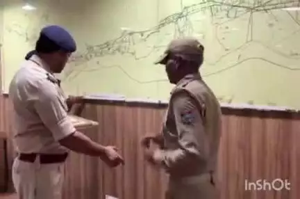 हरिद्वार: SSP परमेंद्र डोबाल ने बुधवार रात 10 बजे मेला नियंत्रण भवन में बनाई रणनीति, कई पुलिसकर्मियों को किया सम्मानित