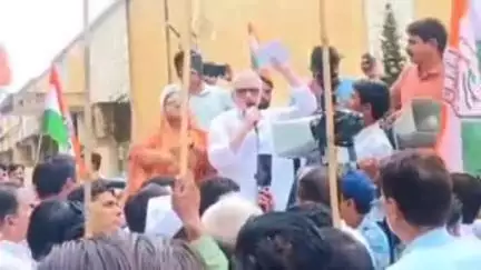 फतेहपुर: उपखंड अधिकारी कार्यालय पर स्मार्ट मीटर के विरोध में कांग्रेस ने किया प्रदर्शन