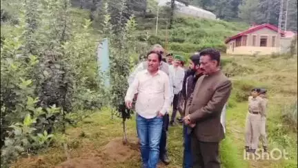ठियोग: ठियोग के विधायक कुलदीप सिंह राठौर ने आज शिलारू में बागवानी उत्कृष्टता केंद्र का किया निरीक्षण