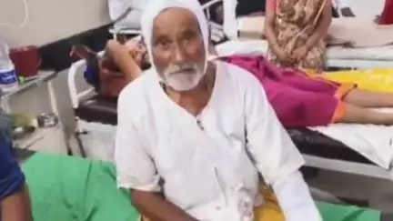 शिरूर कासार: खोलेवाडीत शेतीच्या वादातून बापलेकावर प्राणघातक हल्ला, दोन गंभीर जखमी