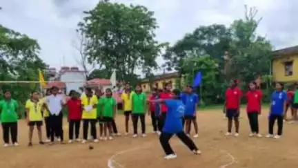 चाईबासा: एकलव्य मॉडल विद्यालय तोरसिंदरी में खेलकूद प्रतियोगिता का आयोजन